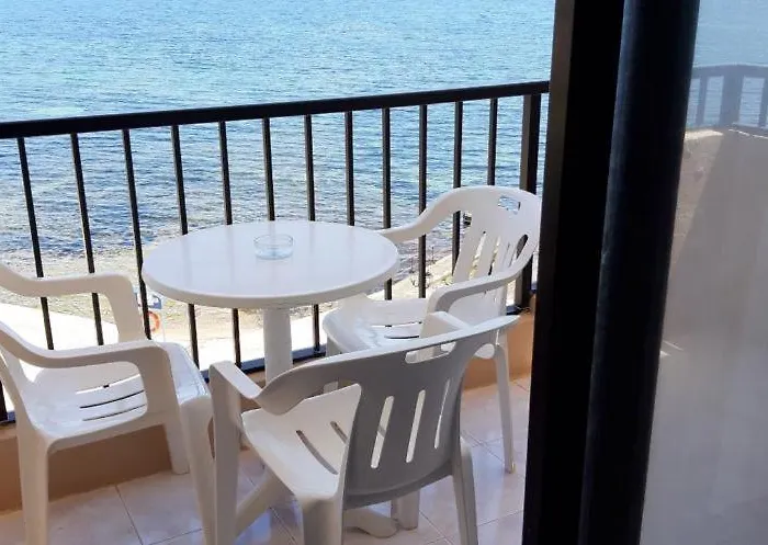 Marsalforn Seaview In A Quiet Area * Qbajjar