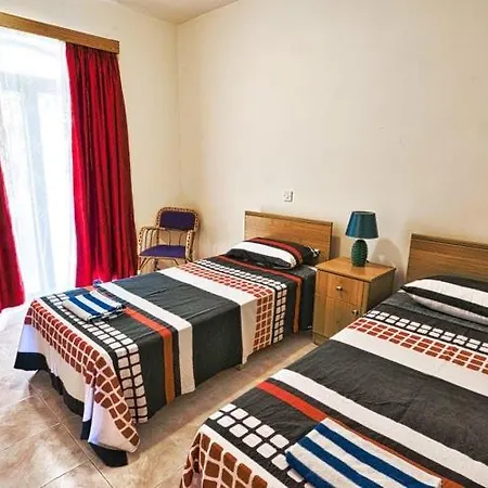 Marsalforn Seaview In A Quiet Area Apartament Qbajjar